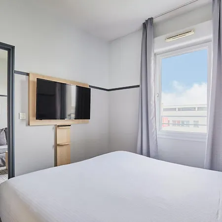 Appart'Hotel Odalys City - Bioparc Lyon Est Exterior photo