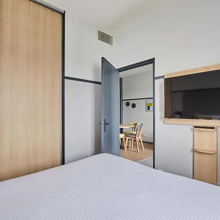 Appart'Hotel Odalys City - Bioparc Lyon Est Exterior photo