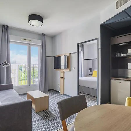 Appart'Hotel Odalys City - Bioparc Lyon Est Exterior photo